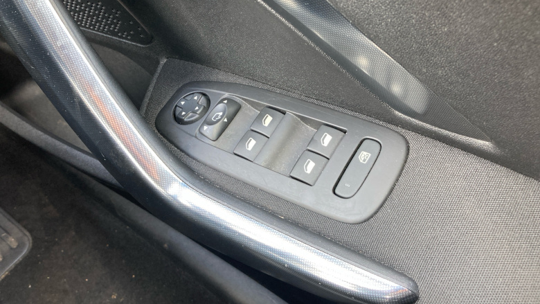 Peugeot 2008 1.2 PureTech Allure 5dr Petrol Estate